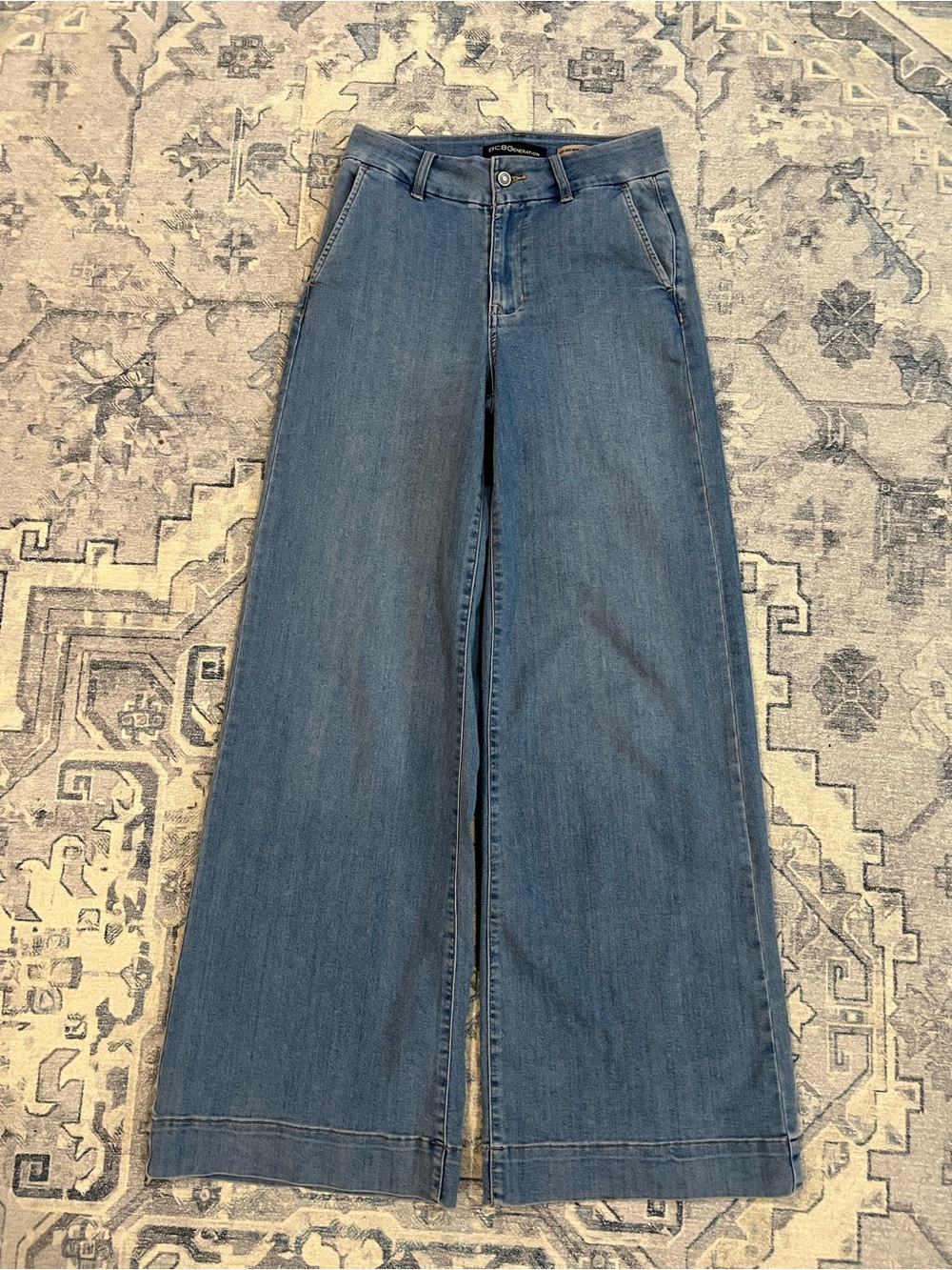 BCBG Generation 7/28 High Rise Wide Leg Trouser Jeans Blue Stretch Denim